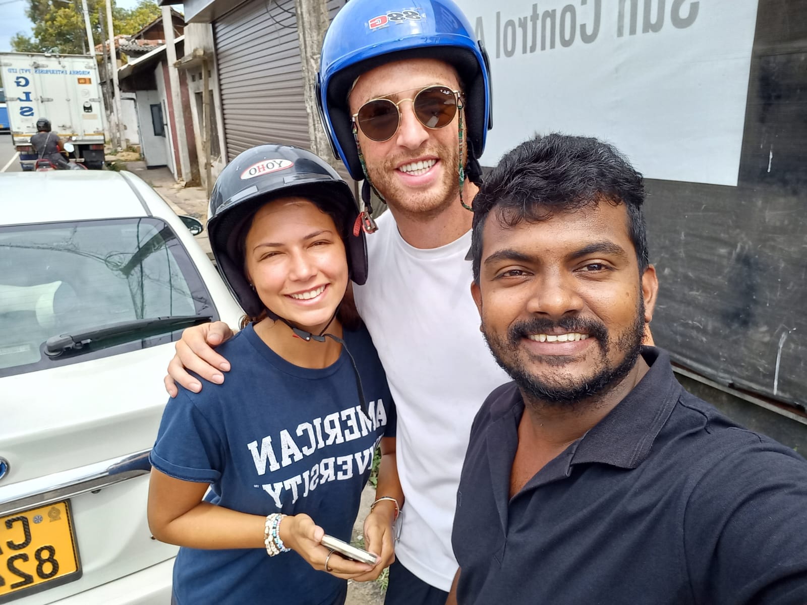 Guests enjoying beautiful travel scenery in Sri Lanka.