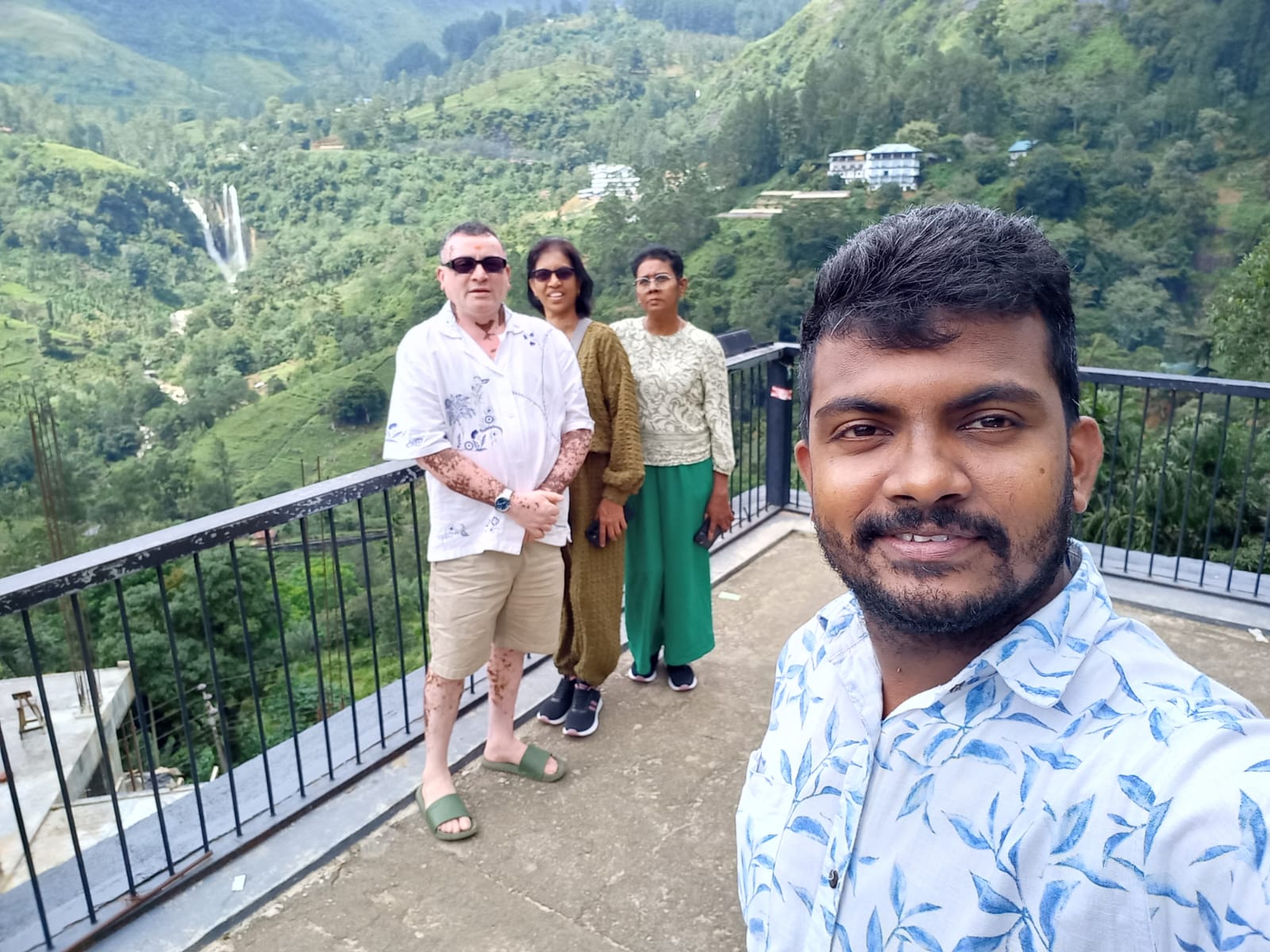 Travelers enjoying time together during a Sri Lanka tour.